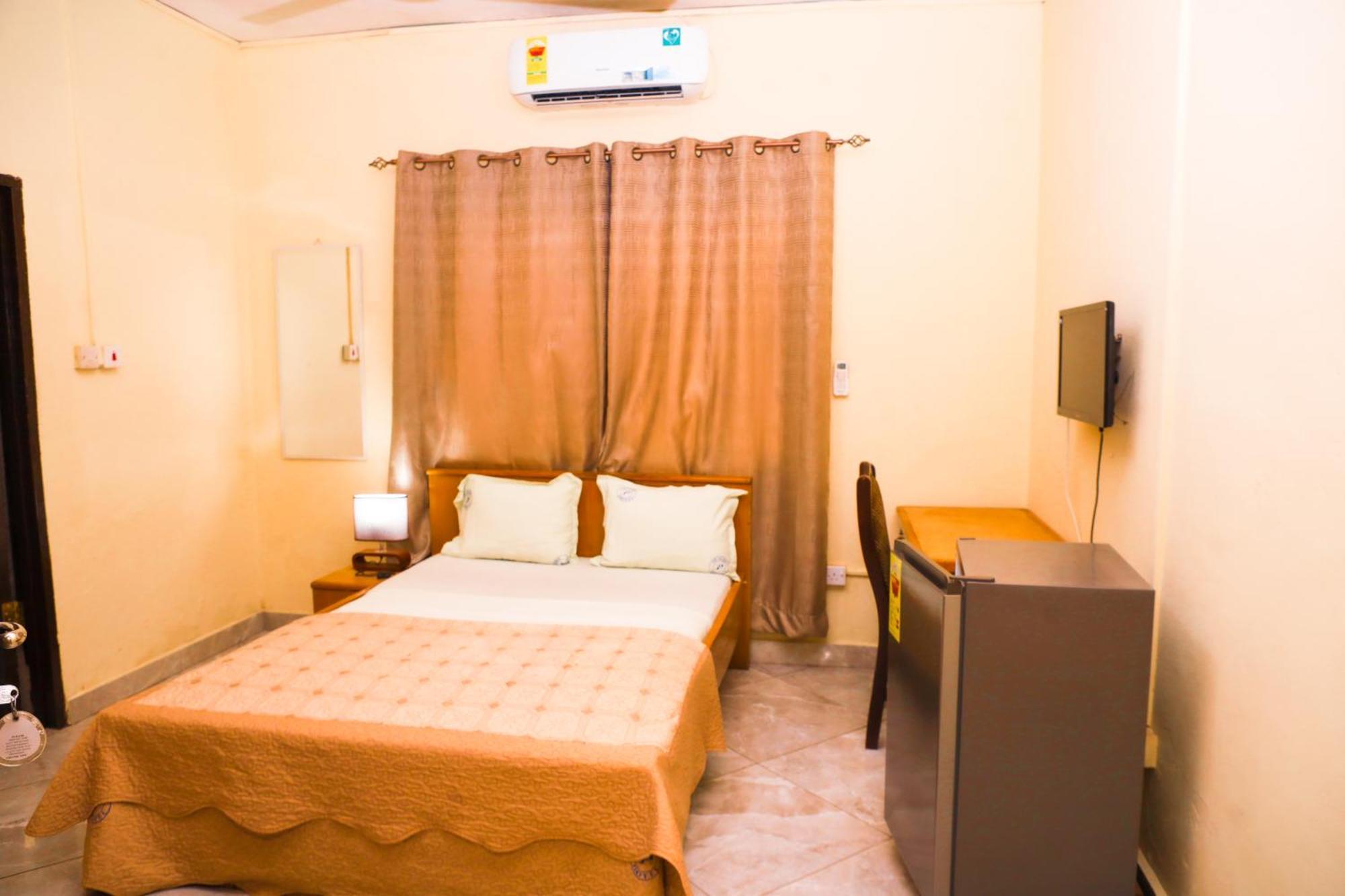 Jenos Hotels Accra Esterno foto