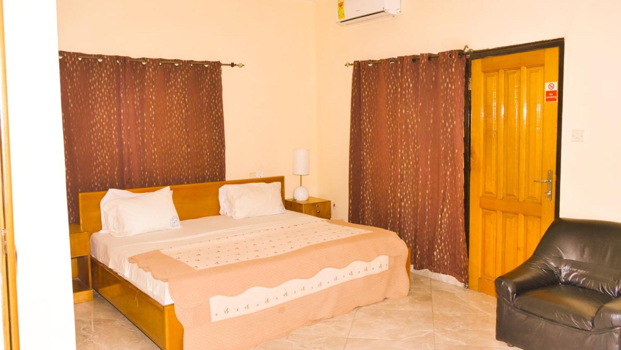 Jenos Hotels Accra Esterno foto