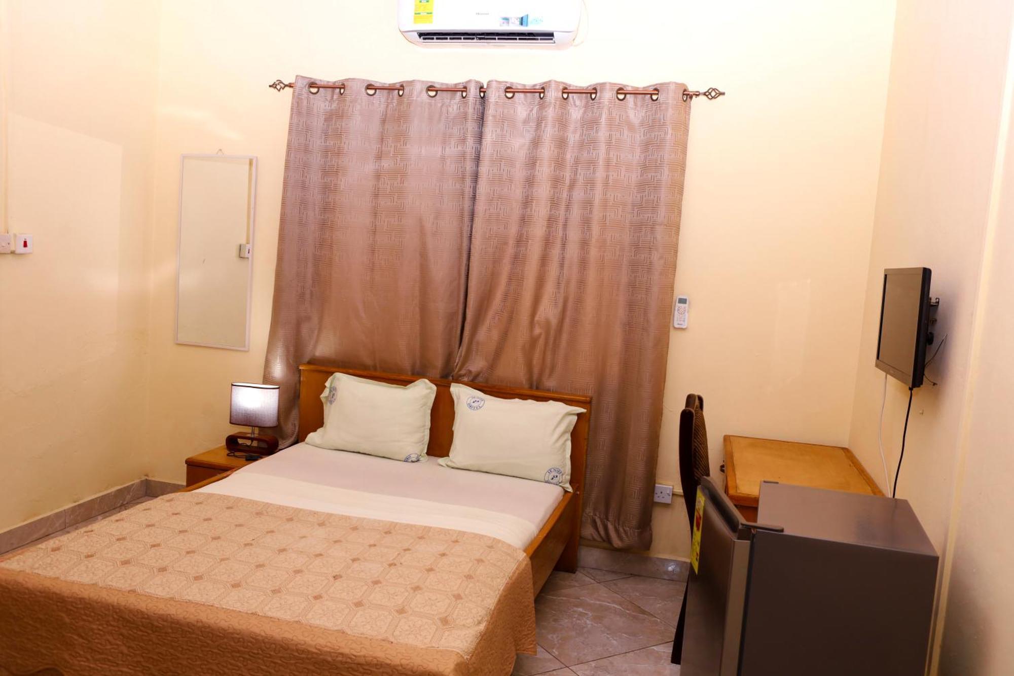 Jenos Hotels Accra Esterno foto